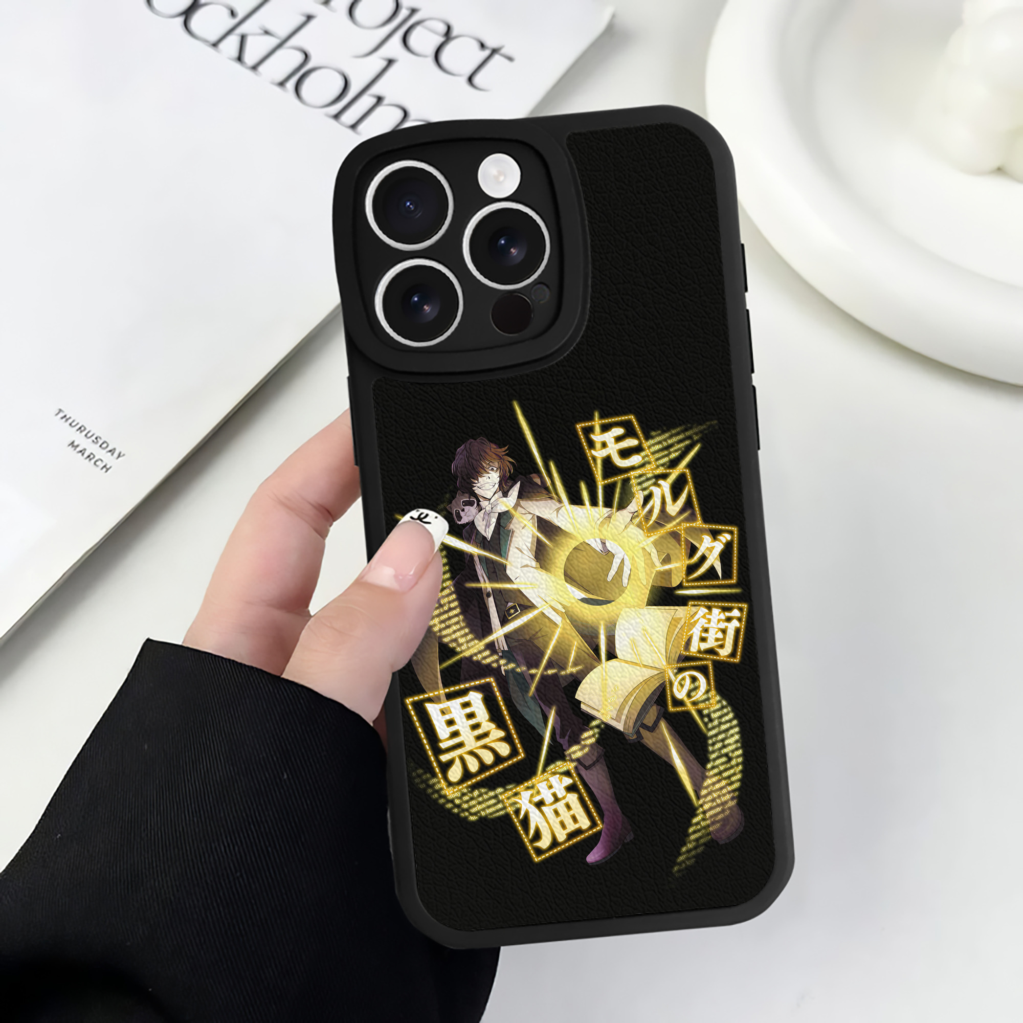 （画像用） 文豪ストレイドッグス Bungo Stray Dogs 【iPhone 16シリーズ対応】シリコンスマホケース（レザー調） 材質：シリコン